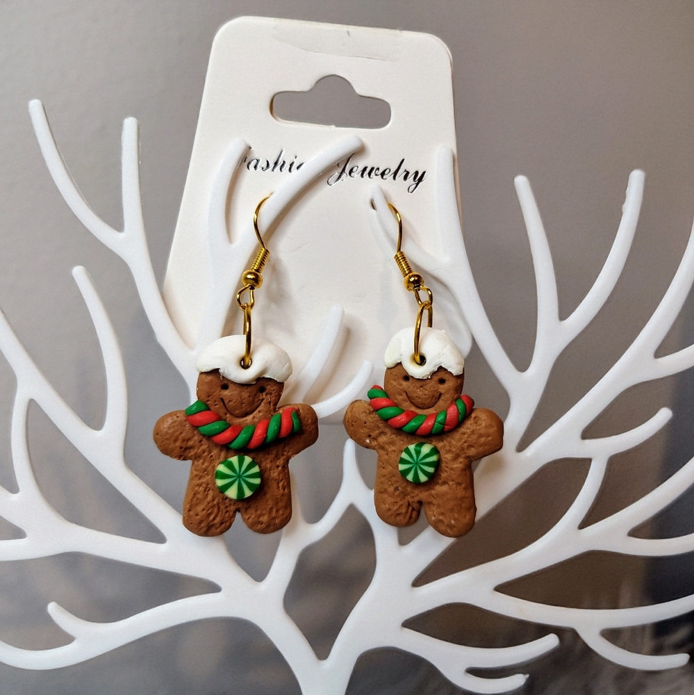 🎄Gingerbread Baker Boy Christmas Holiday Earrings Red Green Scarf Peppermint